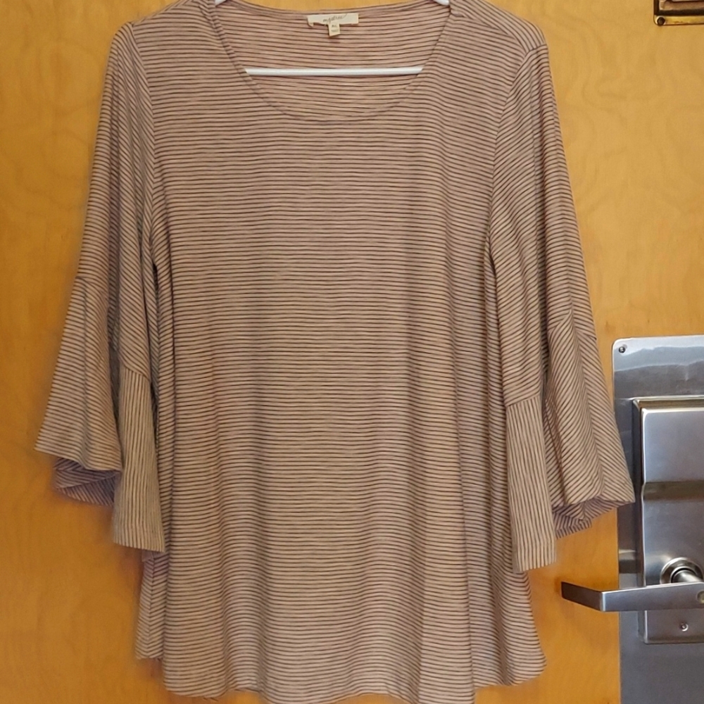 Bell sleeve shirt by mystree in a size Medium in a nude pink color.